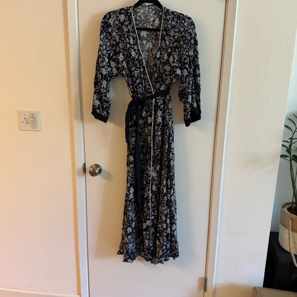 Zara Kimono Floral Wrap Dress in Navy and White Small
